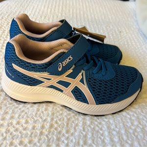 Kids ASICS NWT